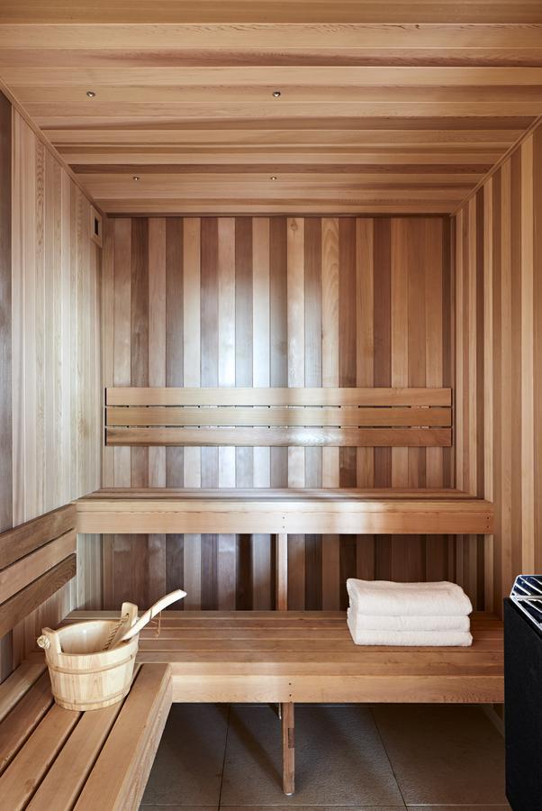 Tyrian Albert Park Lake Melbourne Exterior photo A bench in a Finnish sauna